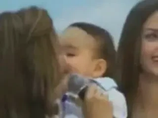 Kaka si-a inceput misiunea : Caroline Celico, pastor intr-o biserica din Madrid!