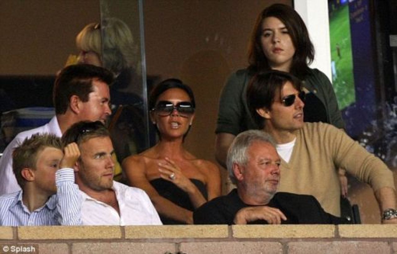 FOTO + VIDEO: David Beckham, alungat de fani sub ochii sotiei si ai lui Tom Cruise!_18