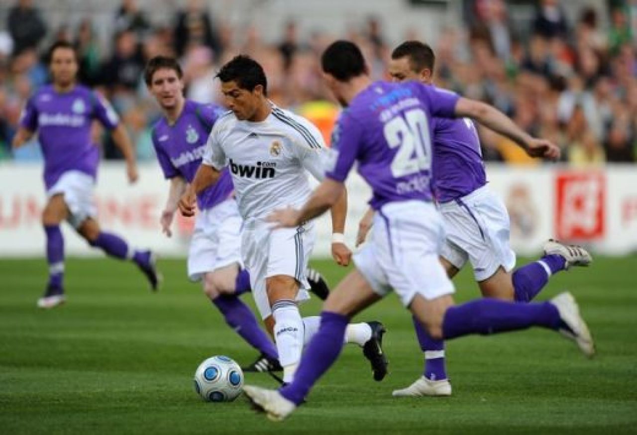 VIDEO: Cr. Ronaldo HUIDUIT la debut, Benzema a marcat: Shamrock 0-1 Real!_2