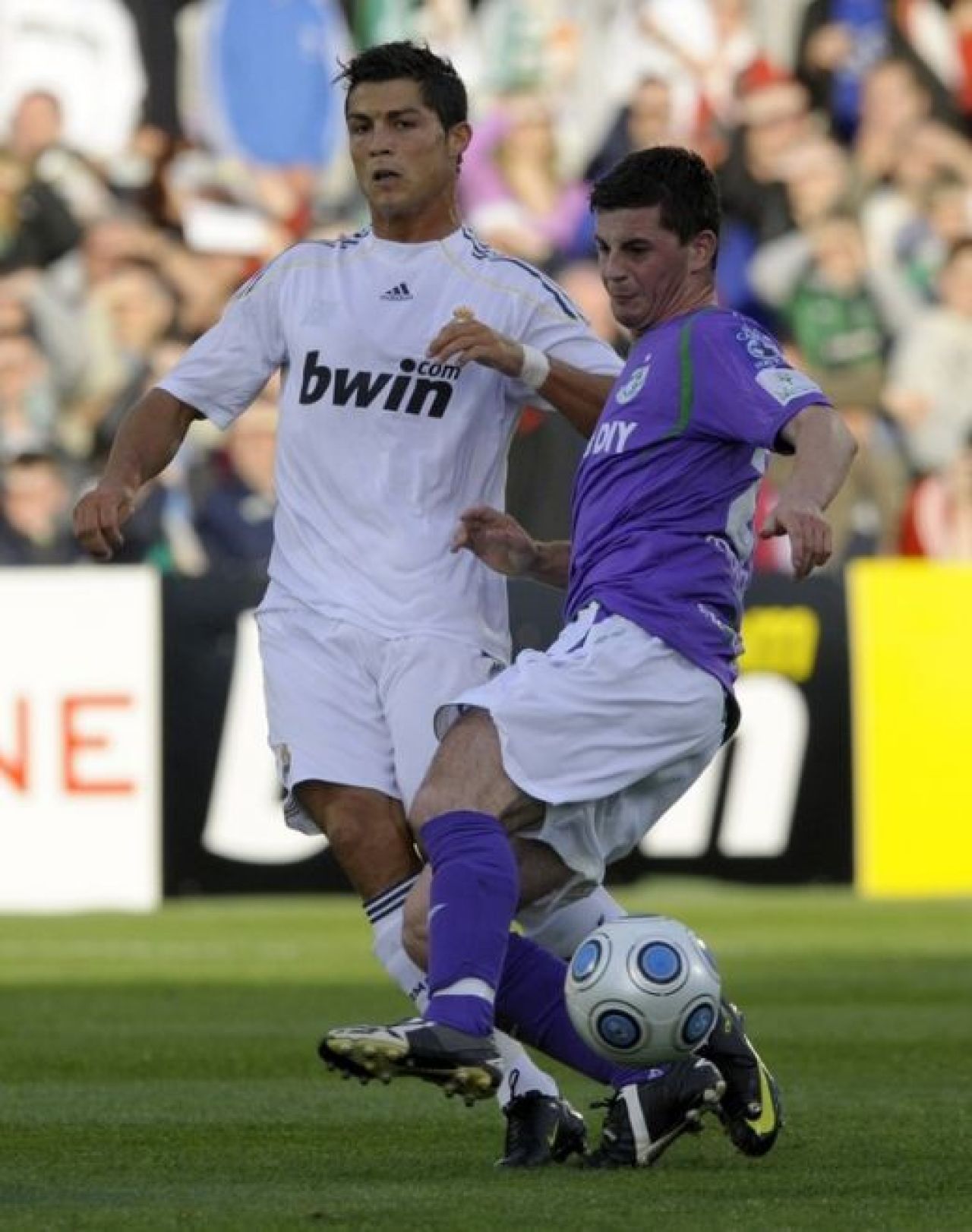 VIDEO: Cr. Ronaldo HUIDUIT la debut, Benzema a marcat: Shamrock 0-1 Real!_16
