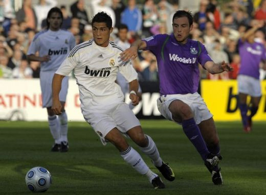 VIDEO: Cr. Ronaldo HUIDUIT la debut, Benzema a marcat: Shamrock 0-1 Real!_20