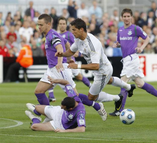 VIDEO: Cr. Ronaldo HUIDUIT la debut, Benzema a marcat: Shamrock 0-1 Real!_23