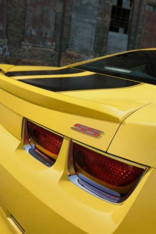 Megan Fox prezinta Chevrolet Camaro Transformers Special Edition!_5