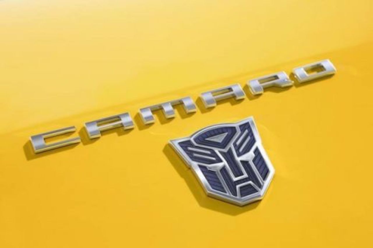 Megan Fox prezinta Chevrolet Camaro Transformers Special Edition!_9