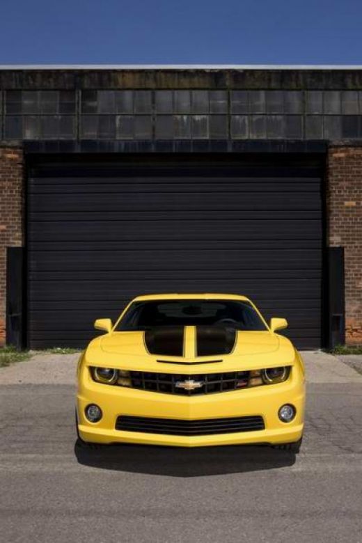 Megan Fox prezinta Chevrolet Camaro Transformers Special Edition!_18