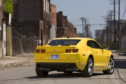 Megan Fox prezinta Chevrolet Camaro Transformers Special Edition!_25