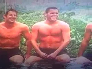 VIDEO Jucatorii lui&nbsp;Manchester isi&nbsp;masoara muschii la piscina!