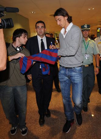 VIDEO: Ibrahimovic, prezentat in fata a 50.000 de fani la Barcelona! Vezi aici ce jonglerii a facut!_6