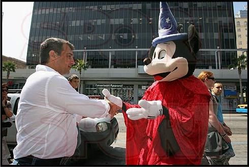 FOTO: Laporta face transferuri extraterestre: l-a luat pe Maestrul Yoda :)_2