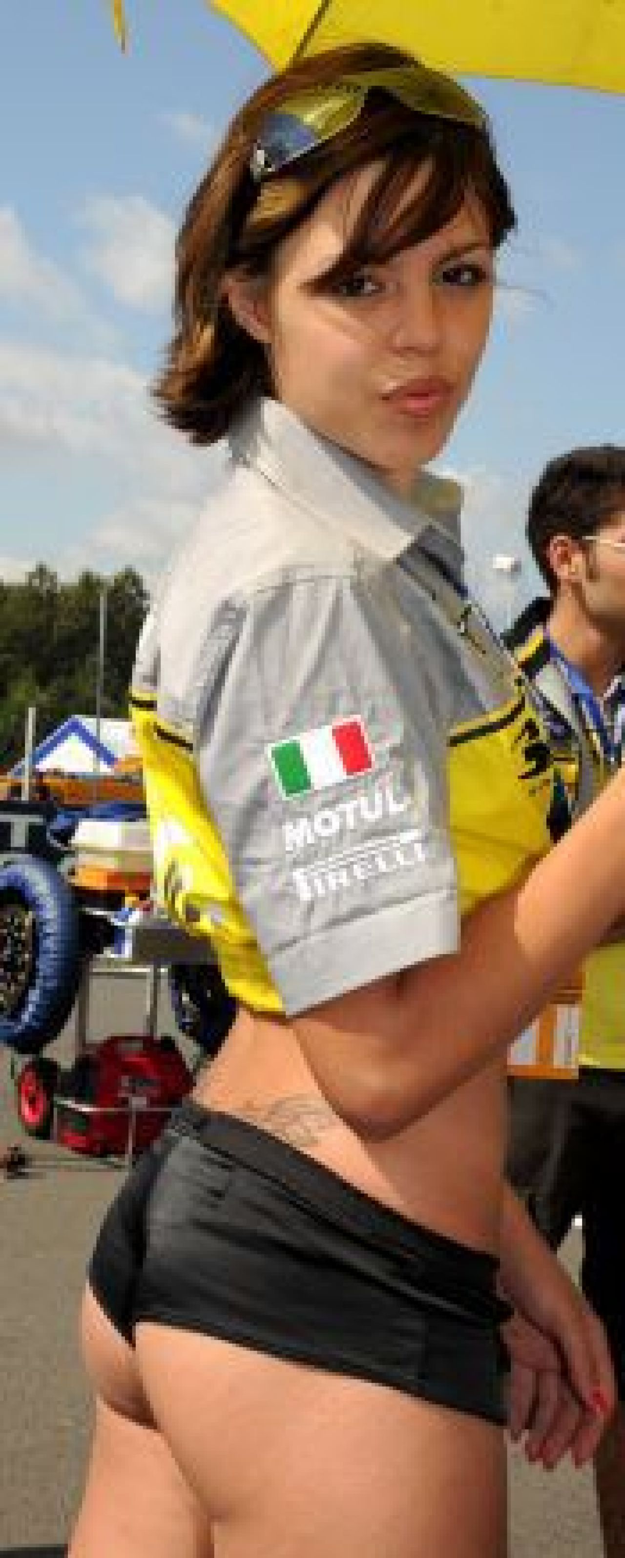SUPER FOTO: Fete si motoare - combinatia perfecta! Vezi pozele zilei_4