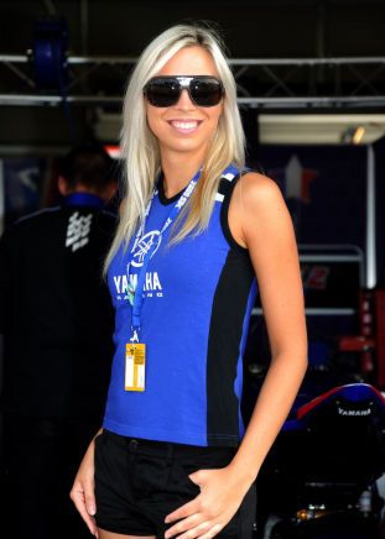 SUPER FOTO: Fete si motoare - combinatia perfecta! Vezi pozele zilei_19