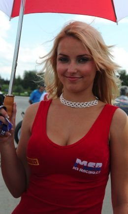 SUPER FOTO: Fete si motoare - combinatia perfecta! Vezi pozele zilei_22