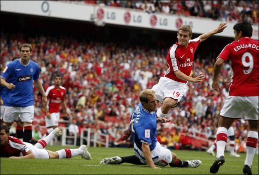 VIDEO: Steaua, Arsenal de Romania? Scotienii, loviti de Arsenalul real, 3-0 cu Rangers_10