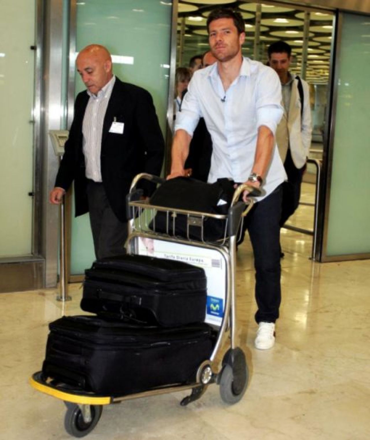 VIDEO: Isterie la Madrid pentru Xabi Alonso! Vezi cum l-a primit presa!_5