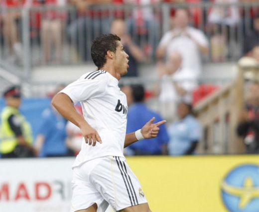 VIDEO: Spectacol Real! Kaka debuteaza, Ronaldo marcheaza! Real 5-1 Toronto!_8