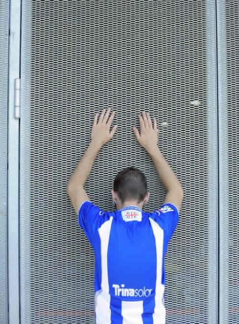 EMOTIONANT: 14.000 de oameni si-au luat adio de la Dani Jarque!_6