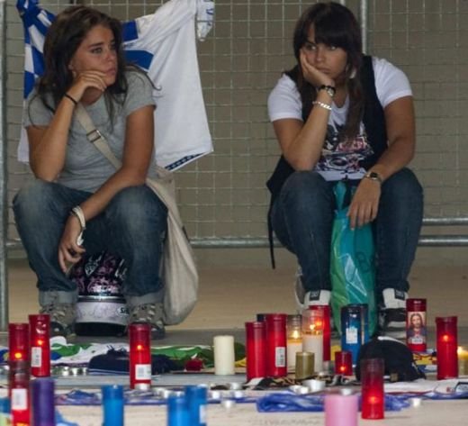 EMOTIONANT: 14.000 de oameni si-au luat adio de la Dani Jarque!_34