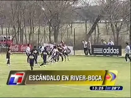 VIDEO / Bataie ca-n filme intre pustii lui River si Boca!