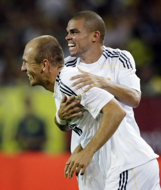 VIDEO: Galaxie de 5 stele! Dortmund 0-5 Real Madrid! Kaka, gol si pasa de geniu_12