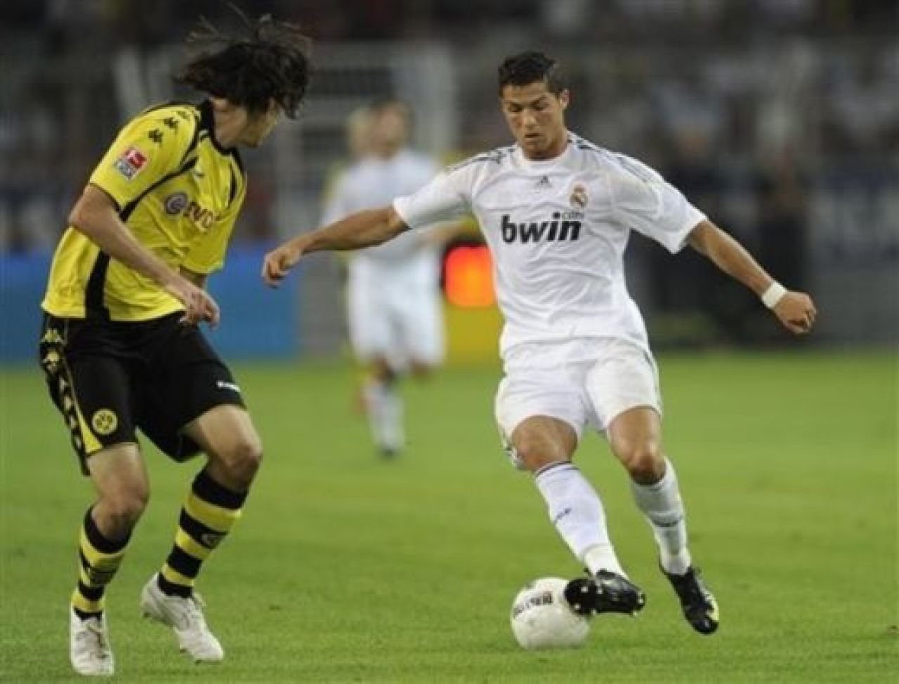 VIDEO: Galaxie de 5 stele! Dortmund 0-5 Real Madrid! Kaka, gol si pasa de geniu_16