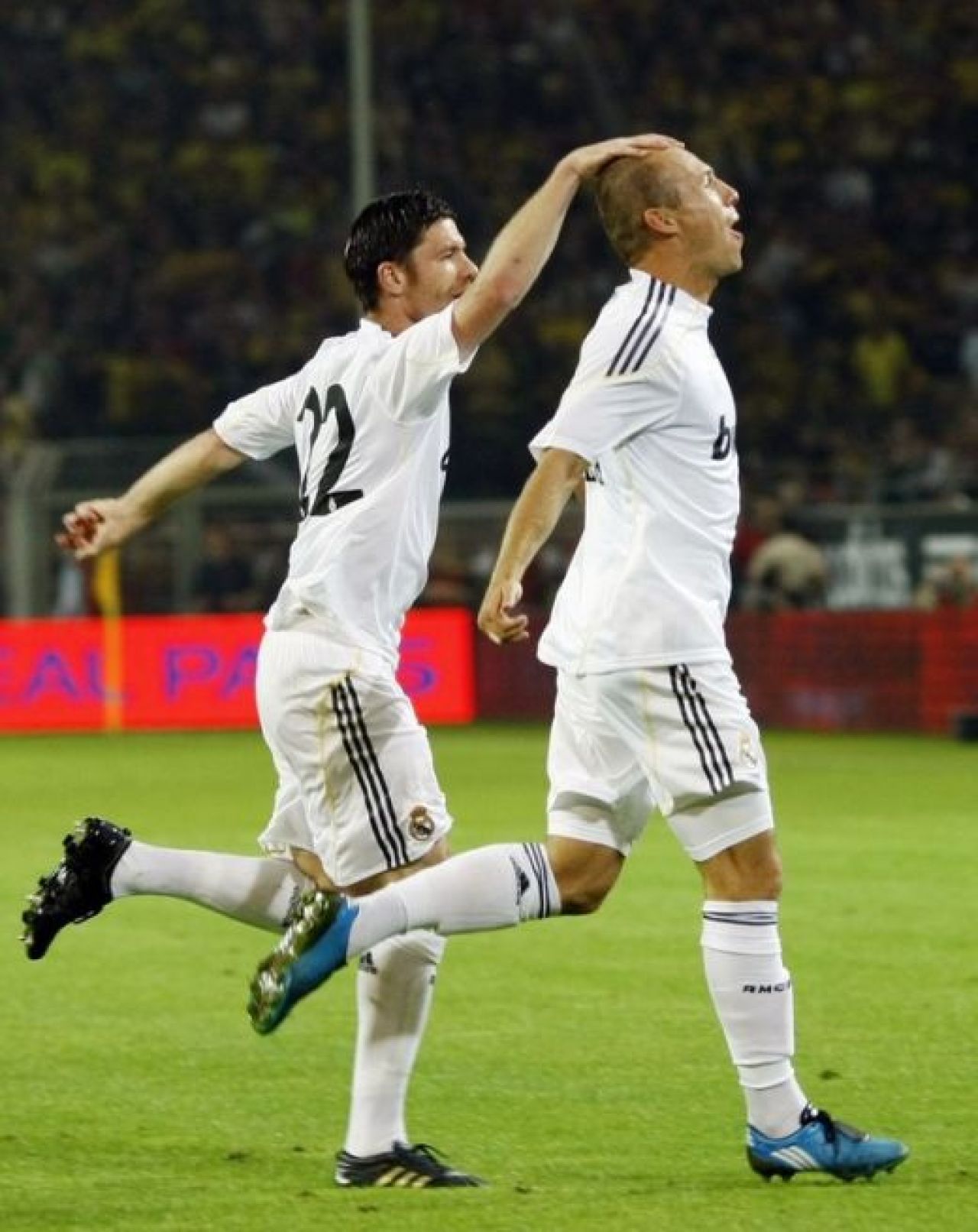 VIDEO: Galaxie de 5 stele! Dortmund 0-5 Real Madrid! Kaka, gol si pasa de geniu_19
