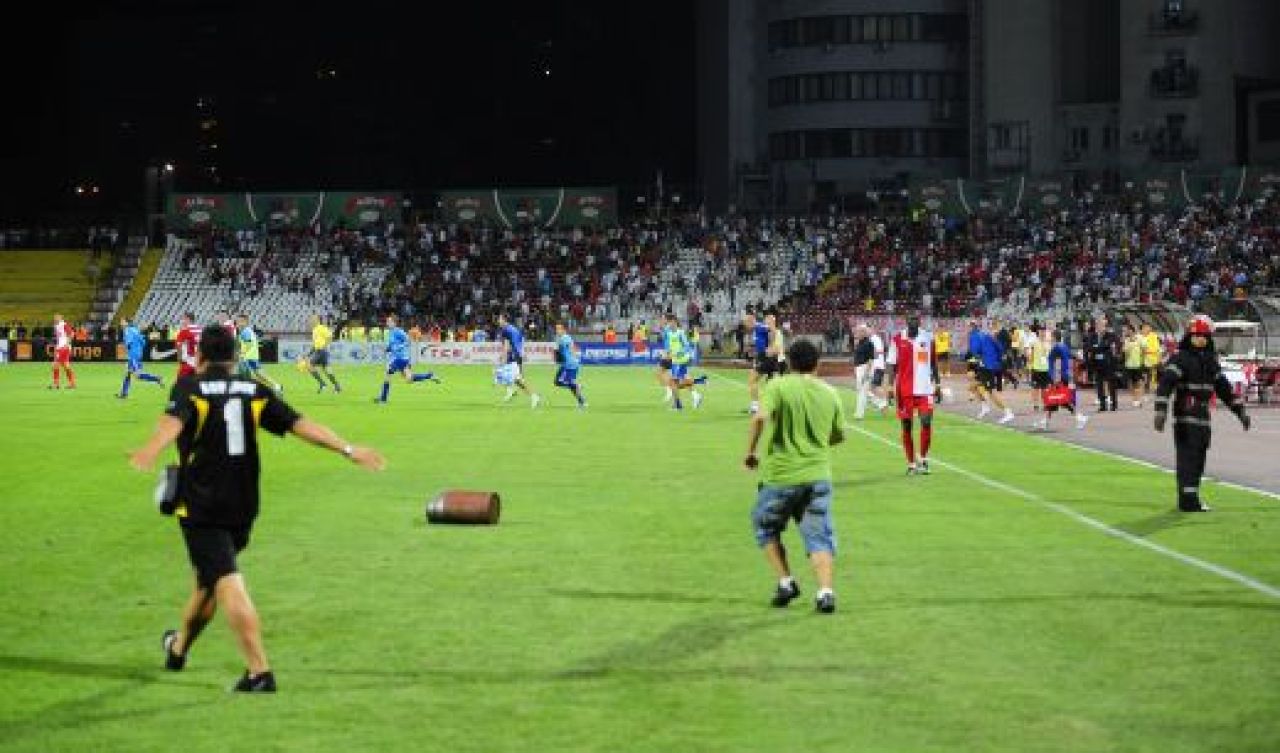 FOTO si VIDEO / Incredibil: fanii o pot scoate pe Dinamo 3 ani din Europa:_7