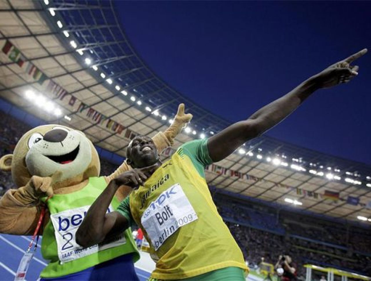 BOLT, record mondial si la 200 metri: