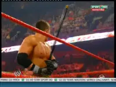 Marea Mahmureala :&nbsp;John Cena l-a zburat pe starul din Hangover!