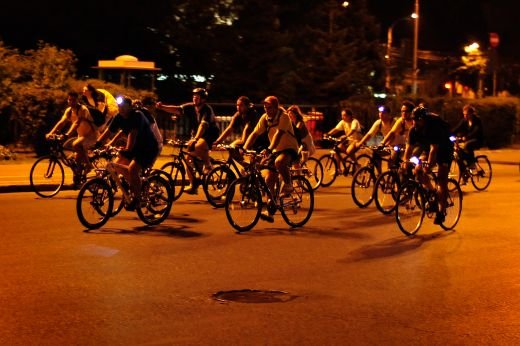 Ciclopromenada nocturna in centrul Bucurestiului!_8