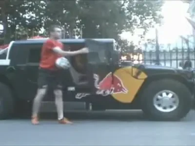 El este castigatorul de la Te stie lumea! VEZI ce poate sa faca cu mingea!