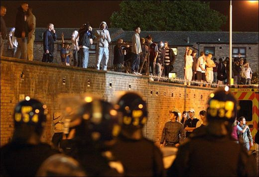 VIDEO / Huliganii au devastat Londra in cele mai grave incidente din Anglia dupa anii '80!_6