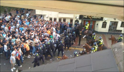 VIDEO / Huliganii au devastat Londra in cele mai grave incidente din Anglia dupa anii '80!_7