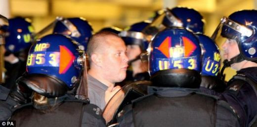 Interzisi pe viata de pe stadion! Vezi la ce poate duce batalia de la West Ham-Millwall!_9