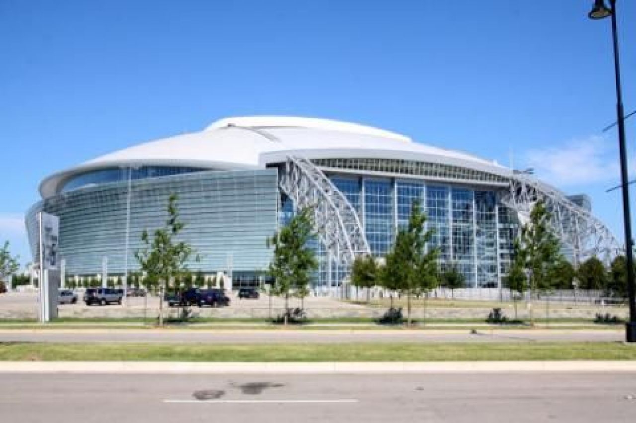 Cowboys Stadium - stadionul care a uimit America!_5