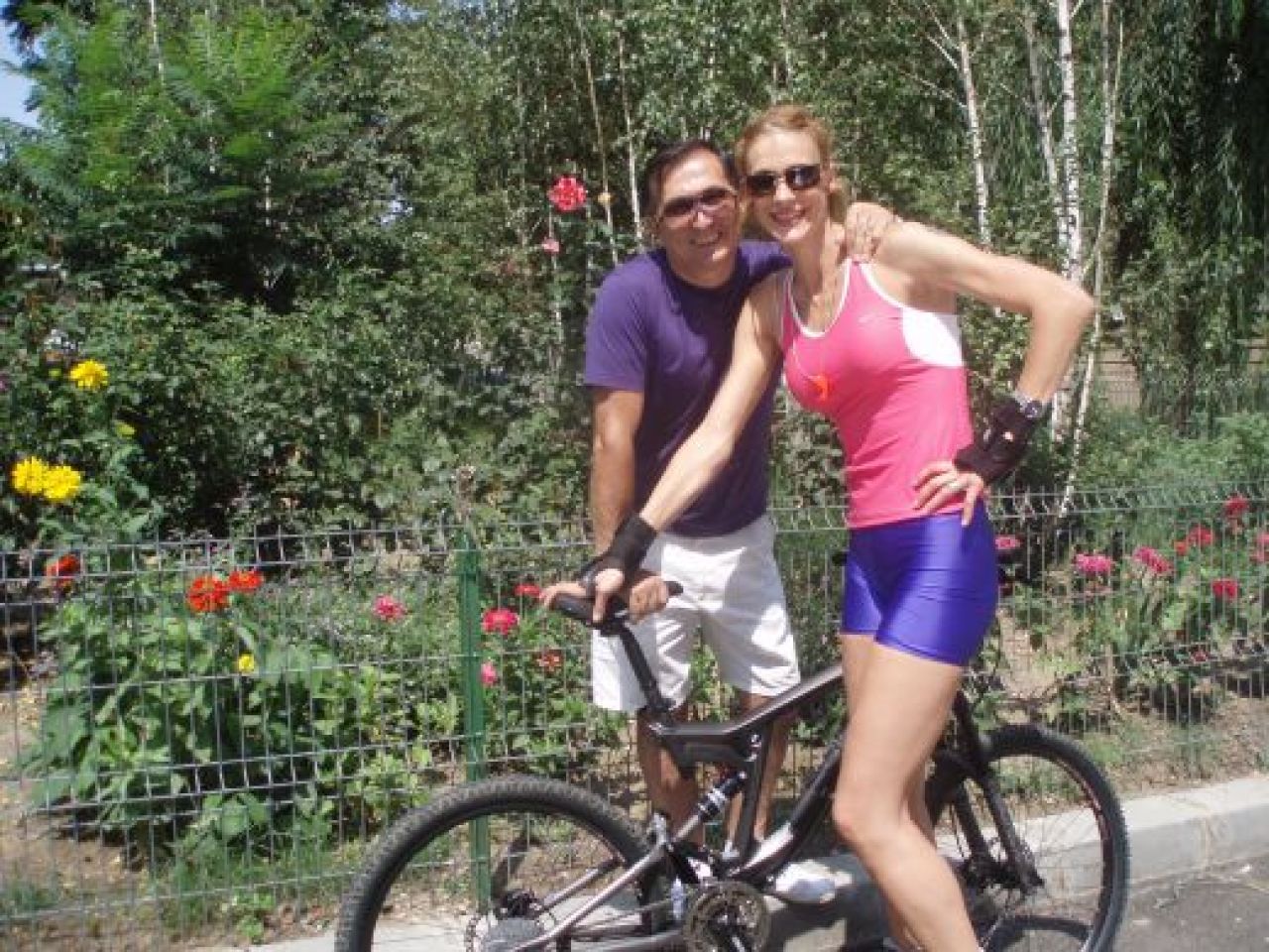 Craciunescu iese la o plimbare cu bicicleta alaturi de Roxana Ciuhulescu, sambata, 29 august, de la ora 12.00, la Pro Tv!_3