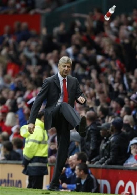 Incredibil! Wenger, eliminat de arbitru la United - Arsenal! Vezi cum a facut in tribuna_6
