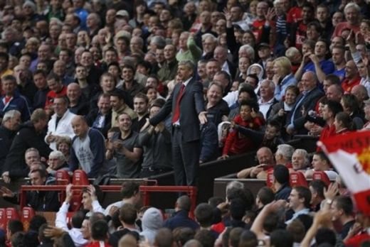 Incredibil! Wenger, eliminat de arbitru la United - Arsenal! Vezi cum a facut in tribuna_10