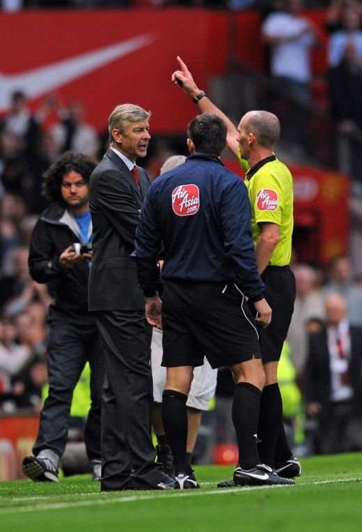 Incredibil! Wenger, eliminat de arbitru la United - Arsenal! Vezi cum a facut in tribuna_9