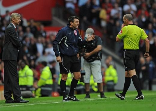 Incredibil! Wenger, eliminat de arbitru la United - Arsenal! Vezi cum a facut in tribuna_13