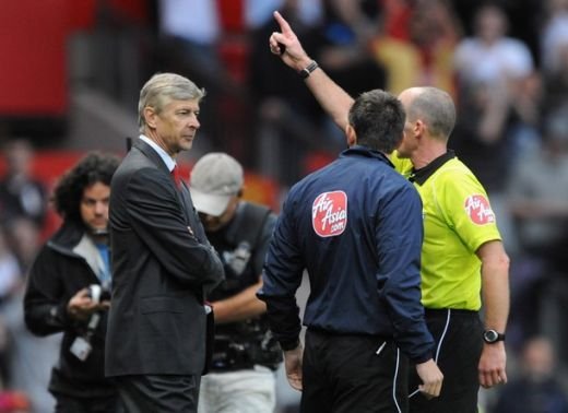 Incredibil! Wenger, eliminat de arbitru la United - Arsenal! Vezi cum a facut in tribuna_17