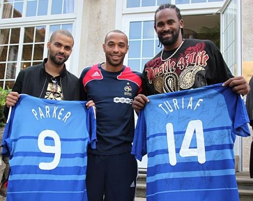 Tony Parker a incurajat nationala Frantei inaintea meciului cu Romania! FOTO_5
