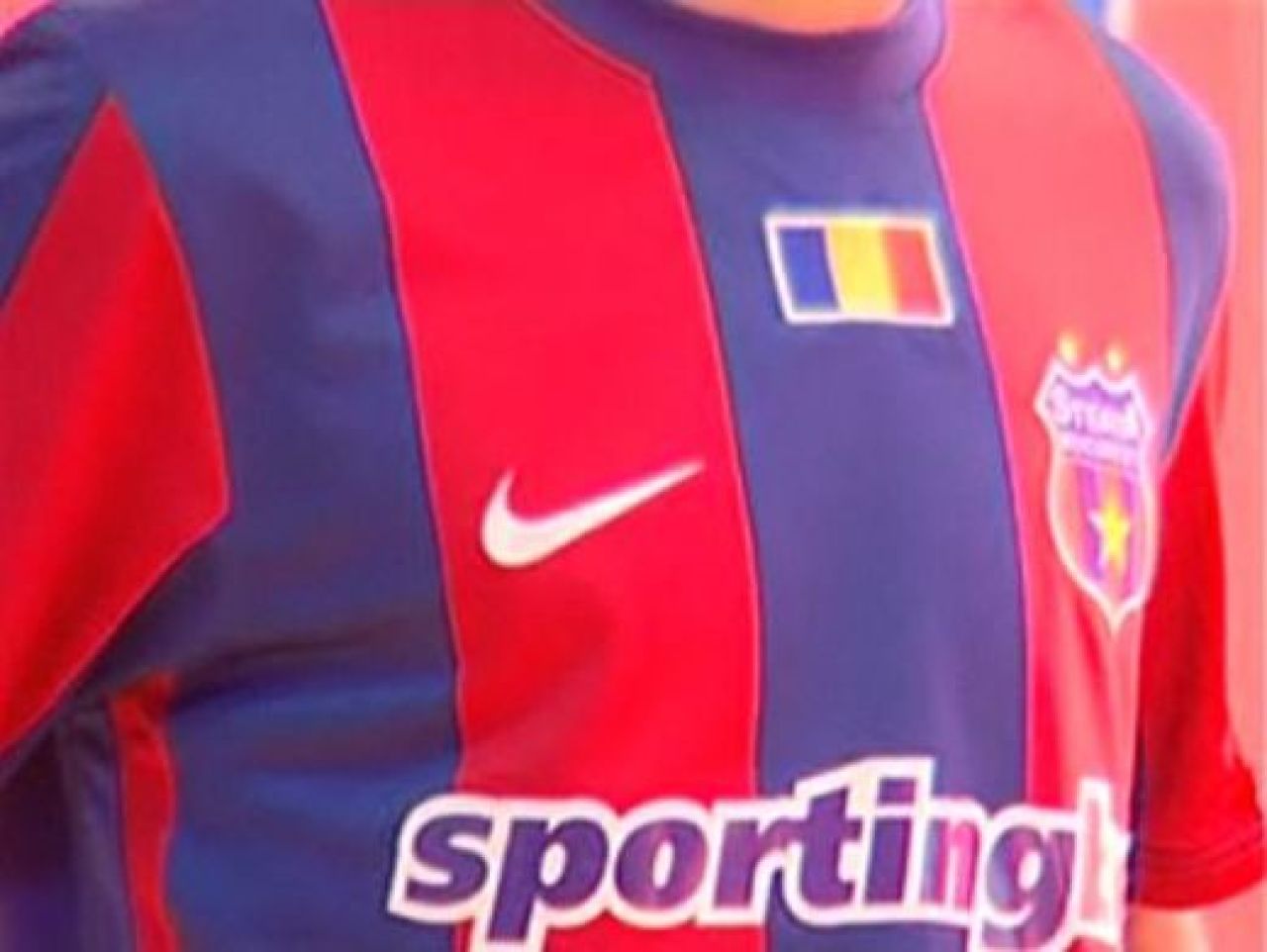 FOTO! Echipamentul Stelei in Europa League si Tanase cu nr. 6 pe spate!_9