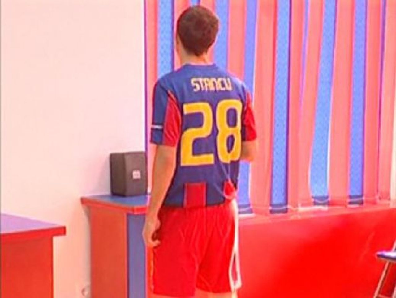 FOTO! Echipamentul Stelei in Europa League si Tanase cu nr. 6 pe spate!_8