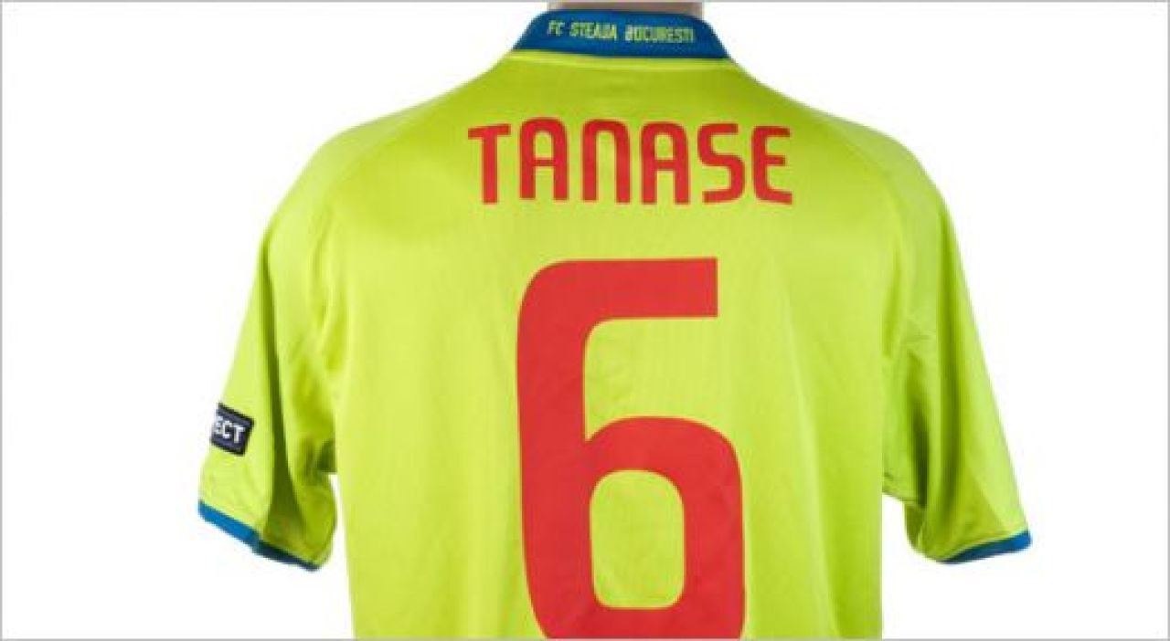 FOTO! Echipamentul Stelei in Europa League si Tanase cu nr. 6 pe spate!_16