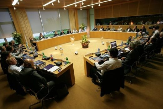 FOTO / Dan Petrescu invata meserie de la Wenger si Sir Alex_2