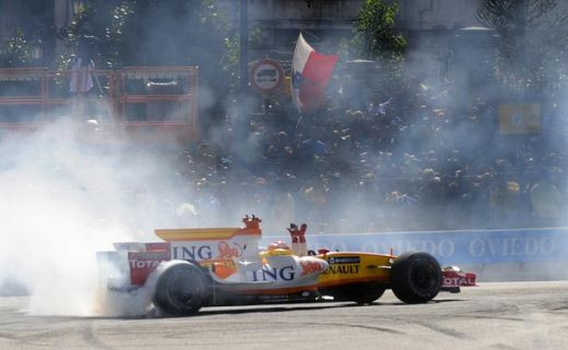 FOTO Si-a gasit drumul! 150.000 de oameni au fost la inaugurarea strazii Alonso din Spania!_3
