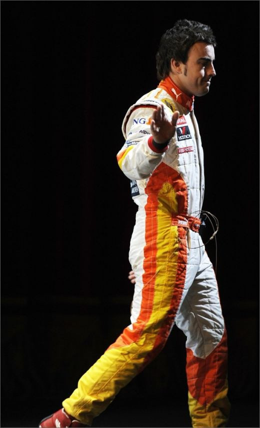 FOTO Si-a gasit drumul! 150.000 de oameni au fost la inaugurarea strazii Alonso din Spania!_7