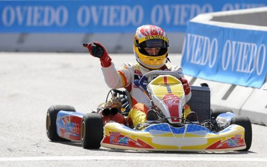 FOTO Si-a gasit drumul! 150.000 de oameni au fost la inaugurarea strazii Alonso din Spania!_9