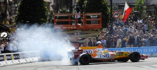 FOTO Si-a gasit drumul! 150.000 de oameni au fost la inaugurarea strazii Alonso din Spania!_8