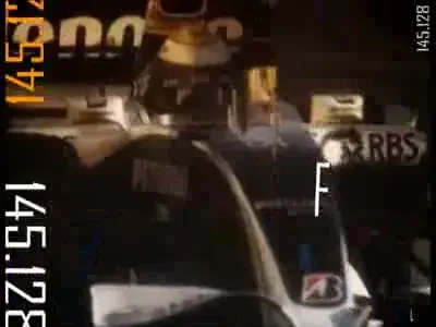 Senzational:&nbsp;Rosberg conduce legat la ochi in Italia